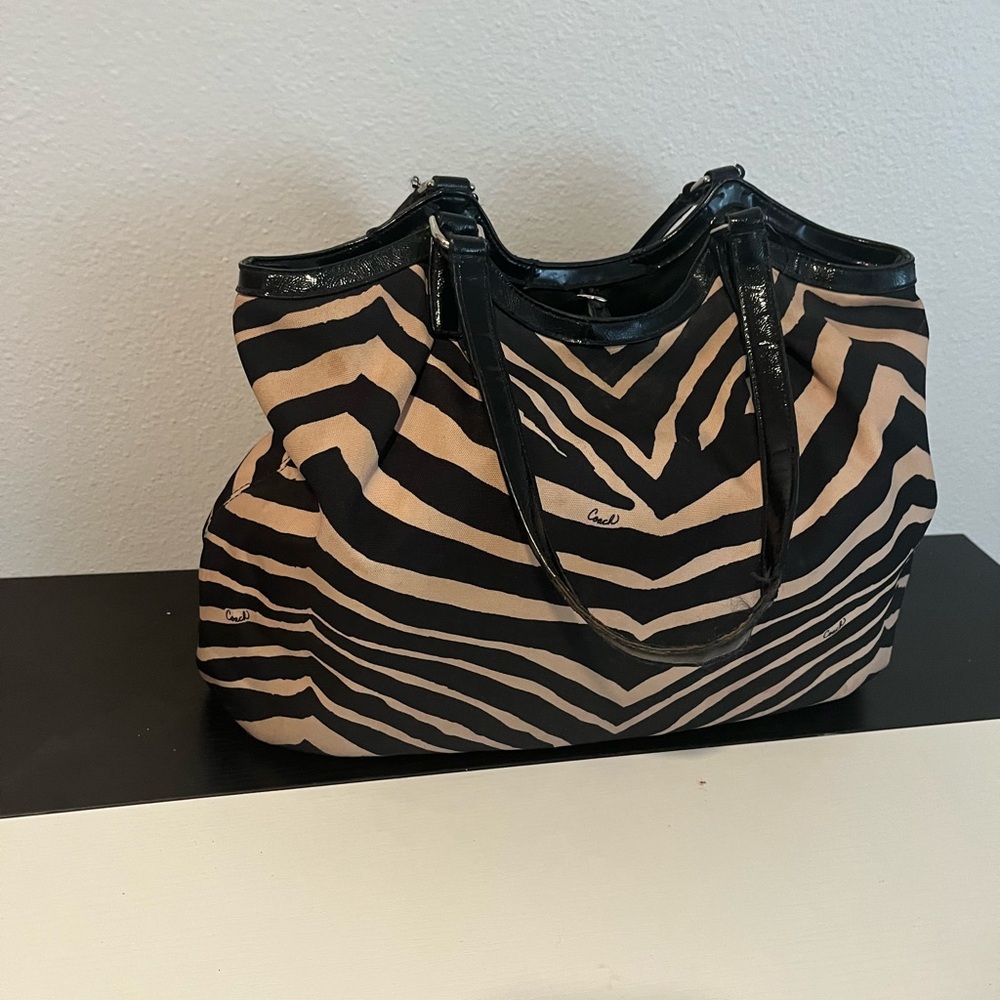 Coach Rare Signature Zebra Print Luxe Shoulder Bag | Designer Timeless - Picture 4 of 8